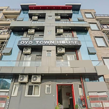Super Townhouse Mannat Rohini 16 Hotel Delhi  Buitenkant foto