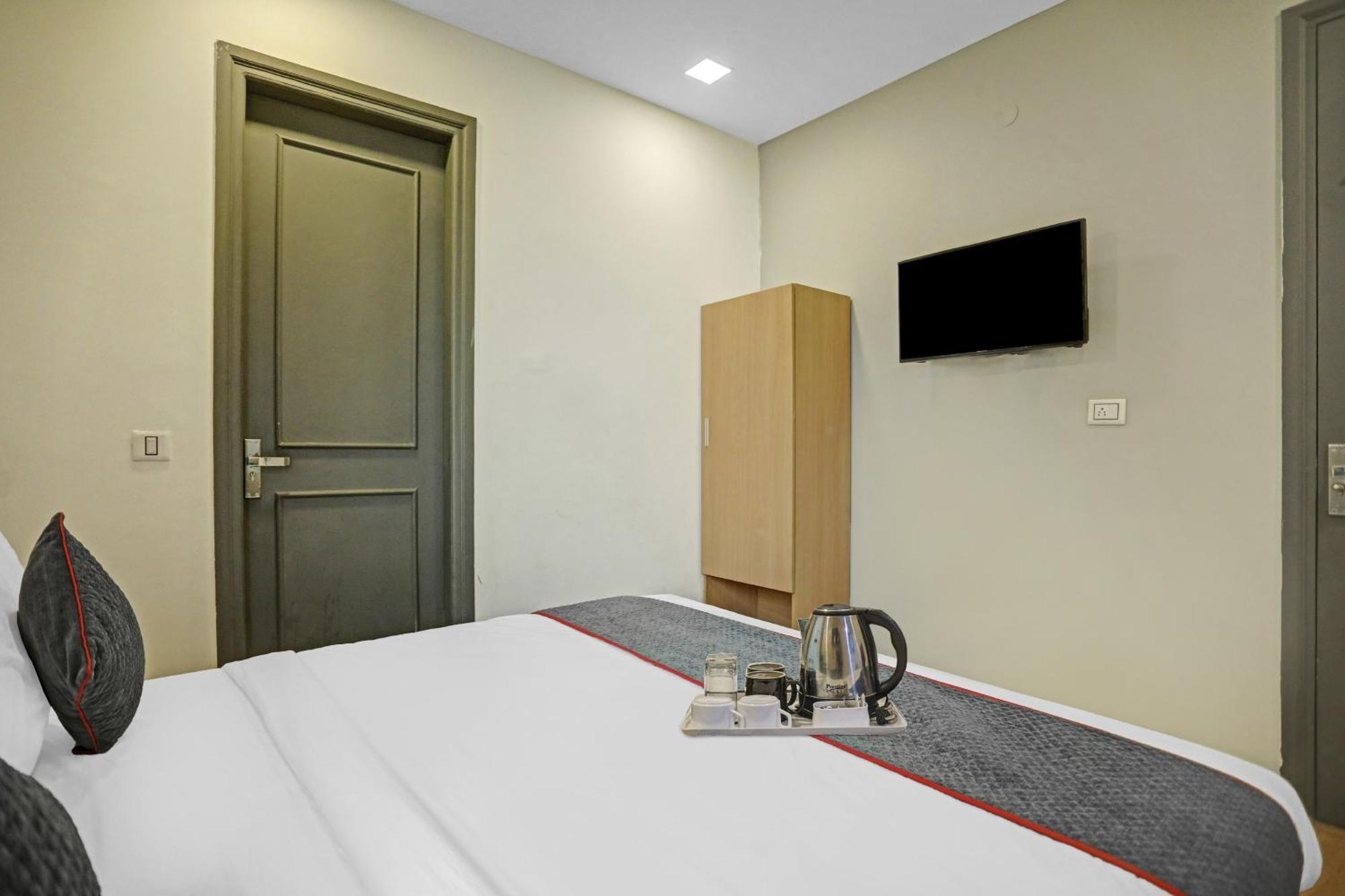 Super Townhouse Mannat Rohini 16 Hotel Delhi  Buitenkant foto