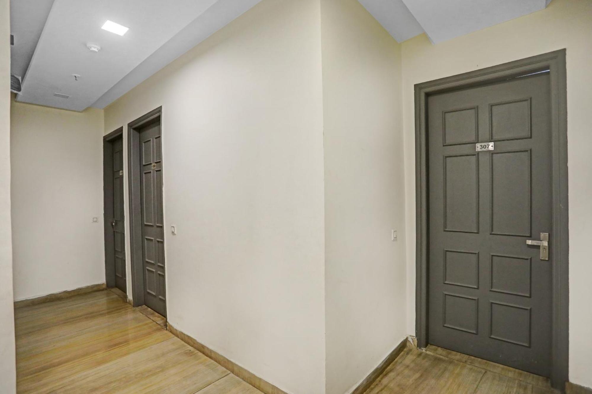 Super Townhouse Mannat Rohini 16 Hotel Delhi  Buitenkant foto