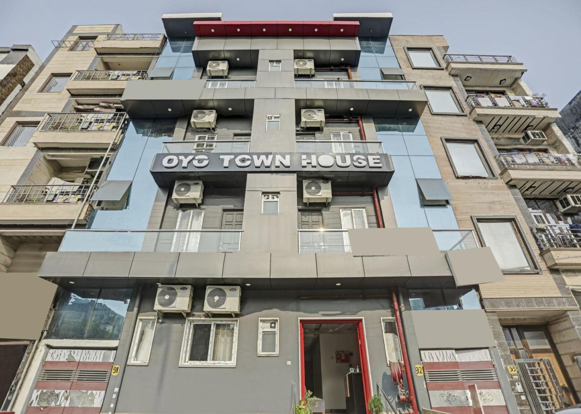 Super Townhouse Mannat Rohini 16 Hotel Delhi  Buitenkant foto