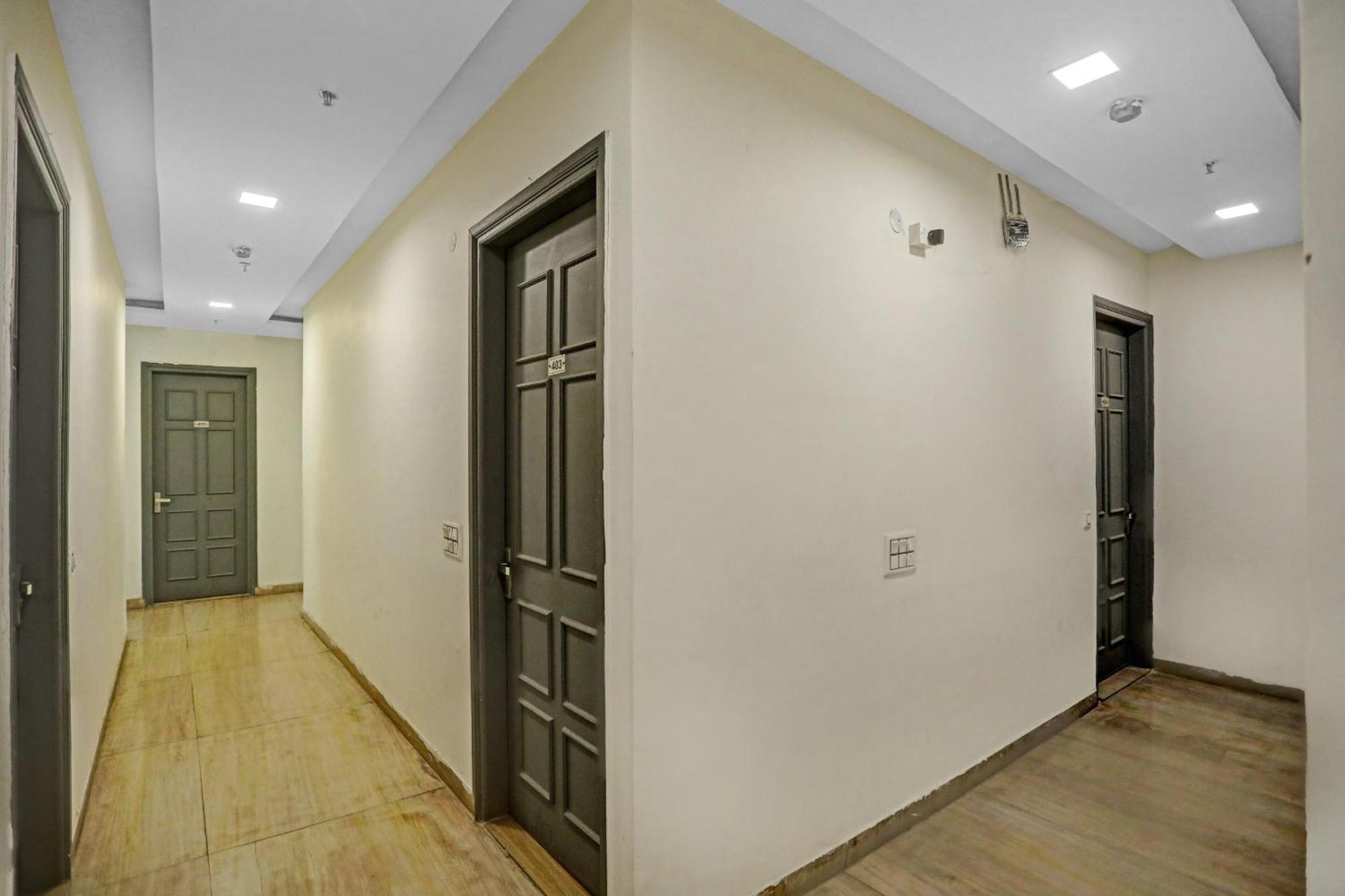 Super Townhouse Mannat Rohini 16 Hotel Delhi  Buitenkant foto