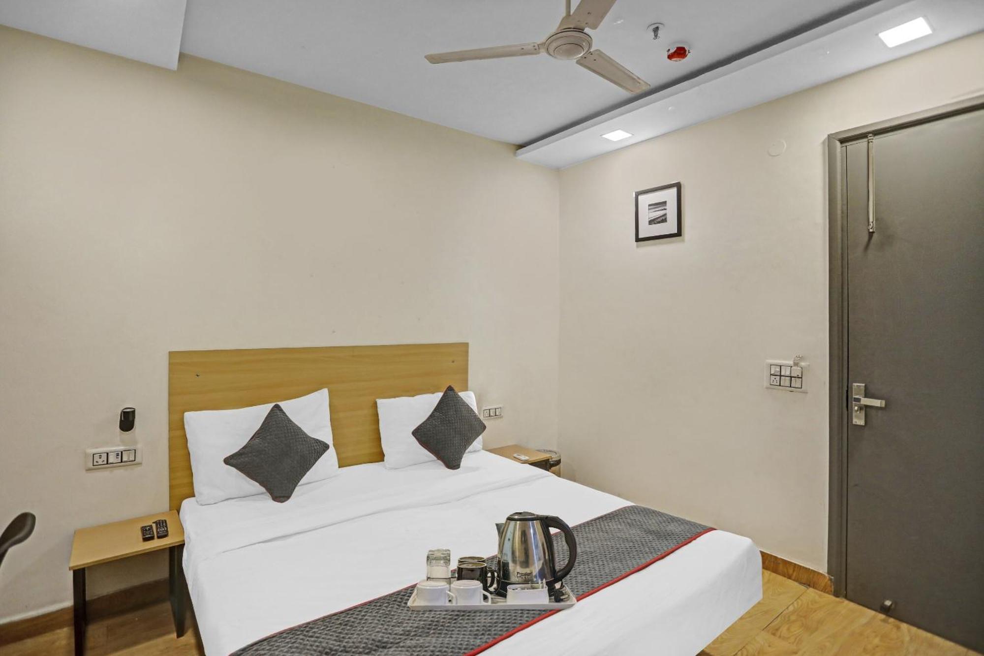 Super Townhouse Mannat Rohini 16 Hotel Delhi  Buitenkant foto